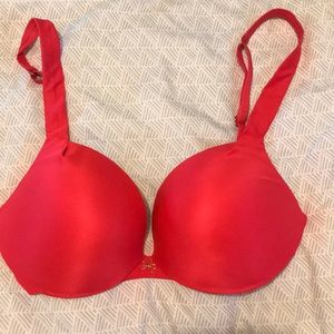 Victoria’s Secret Plunge Bra in Melony pink